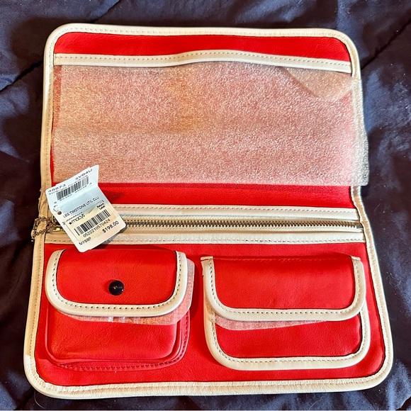 Bright pink Coach clutch NWT great for summer!!! - Picture 6 of 9